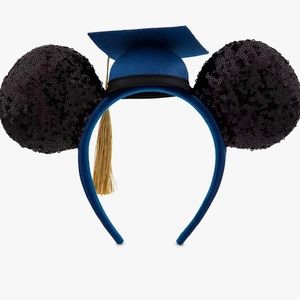 NEW Disney graduation cap Mickey ears class of 22